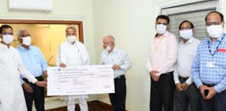 उत्तर पश्चिम रेलवे ने बढ़ाया मदद का हाथ कोविड-19 रिलिफ फंड में मुख्यमंत्री गहलोत को 5 करोड़ 43 लाख 7413 रूपये का चैक किया भेंट nwr