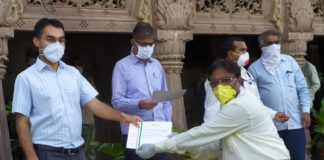 जिला कलेक्टर प्रकाश राज पुरोहित ने बीएलओ मुरली मनोहर छंगाणी को किया सम्मानित Murli Manohar Changani