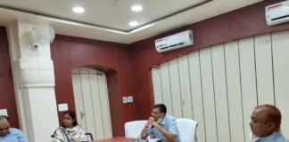 खाने की गुणवत्ता में ना हो कोताही-मेहता, कोविड-19 की दैनिक समीक्षा बैठक में जिला कलक्टर ने दिए निर्देश