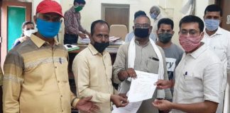 पुष्करणा कन्या छात्रावास निर्माण कमेटी के संयोजक भंवर पुरोहित ने जिला कलेक्टर को सौंपा ज्ञापन dm namit mehta