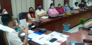 जिला कलेक्टर नमित मेहता ने प्रशासनिक एवं चिकित्सा अधिकारियों की ली कोविड-19 समीक्षा बैठक: दिए आवश्यक दिशा निर्देश IAS NAMIT MEHTA