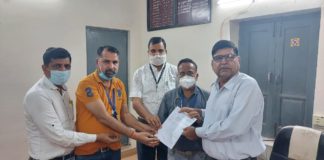 कोविड टीकाकरण समय को लेकर सयुंक्त निदेशक डॉ देवेन्द्र चौधरी को सौंपा ज्ञापन