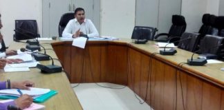 दिव्यांगों तथा विशेष-योग्यजनों के युद्ध स्तर पर बनवायें जाए आधार-कार्ड, अनुप्रति योजना का लाभ ज्यादा-से-ज्यादा युवाओं तक पहुंचे : जिला कलक्टर डाॅ. जितेन्द्र कुमार सोनी