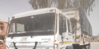 जिला कलक्टर जितेंद्र कुमार सोनी के निर्देश पर हुई कारवाही : बजरी के ट्रक जब्त