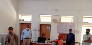 शहरी क्षेत्र में लोग करा रहें है मुख्यमंत्री चिरंजीवी स्वास्थ्य बीमा योजना में पंजीकरण