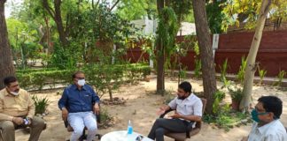 नहीं हो आॅक्सीजन का अपव्यय, प्रत्येक बैड पर नजर रखें वरिष्ठ चिकित्सक देर रात एमसीएच विंग के विजिट के बाद जिला कलक्टर ने शुक्रवार सुबह प्रशासनिक अधिकारियों और चिकित्सकों की ली बैठक