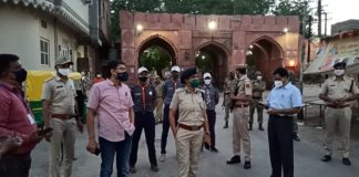 जिला कलक्टर और पुलिस अधीक्षक रहे सिटी राउंड पर विवाह स्थल पर देखी प्रोटोकॉल की अनुपालना, होम आइसोलेट मरीज से लिया दवा वितरण व्यवस्था का फीडबैक