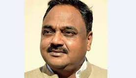 मुख्यमंत्री चिरंजीवी स्वास्थ्य बीमा योजना का पंजीयन शिविर में हो रहा है आमजन का रजिस्ट्रेशन