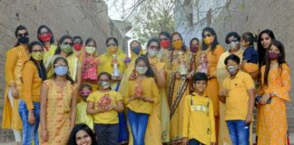 बांठियों की पोल की महिलाओं द्वारा पिलाया गया गणगौर को पानी