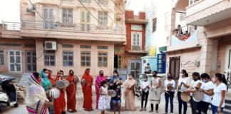 थाली बजाकर मनाया भगवान महावीर जन्म कल्याणक