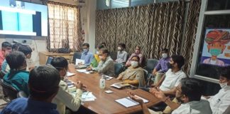 चिरंजीवी स्वास्थ्य बीमा योजना जिला मुख्यालय से लेकर गांव-गांव तक लगेंगे शिविर प्रत्येक पात्र परिवार का करवाएंगे पंजीकरण