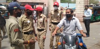 एनसीसी केडेट्स का जागरुकता अभियान शुक्रवार को भी रहा जारी कोटगेट,केईएम रोड,रेलवे स्टेशन पर मास्क और सोशल डिस्टेंसिंग के लिए किया प्रेरित