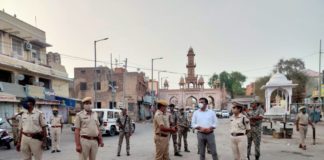 जिला कलक्टर एवं पुलिस अधीक्षक ने शहर में वीकेंड कफ्र्यू की व्यवस्थाओं का लिया जायजा
