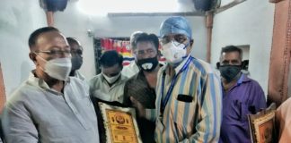 ऊर्जा मंत्री ने वितरित किया आयुर्वेदिक काढ़ा, मास्क भी बांटे