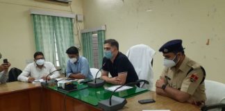 जिले के 13 व्यक्तियों ने की अनुकरणीय पहल प्रशासन की समझाईश पर कोरोना से जंग लड़ने में 13 व्यक्तियों ने स्थगित किए अपनी शादी के कार्यक्रम