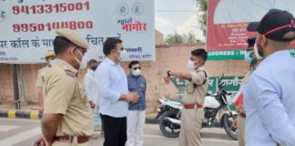 रेड अलर्ट जन अनुशासन पखवाड़ा के दौरान जिला कलक्टर ने शहर में वीकेंड कफ्र्यू की व्यवस्थाओं का लिया जायजा