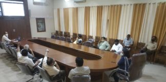 श्रमिकों का पलायन रोकने और आवागमन के लिए ऑनलाइन वेब पोर्टल की दी जानकारी
