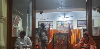 ऊर्जा मंत्री डॉ. कल्ला ने संवित सोमगिरि महाराज को अर्पित की श्रद्धांजलि