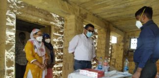 सीएमएचओ ने ग्रामीण क्षेत्रों में कोरोना स्क्रीनिंग रैपिड एंटीजन टेस्ट कार्य का किया निरीक्षण, चिकित्सा संस्थानों की व्यवस्थाओं का भी लिया जायजा