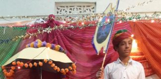 चारदीवारी के भीतर मनाया नृसिंह प्राकट्य उत्सव