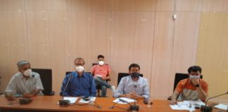 उपलब्ध आॅक्सीजन का प्रभावी उपयोग वर्तमान में सबसे बड़ी आवश्यकता जिला कलक्टर ने वरिष्ठ चिकित्सकों और अधिकारियों की ली बैठक