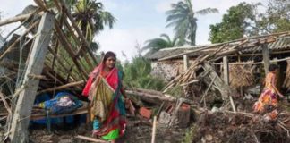 किसान मंडियों एवं खलिहाल में खुले आसमान के नीचे रखे अनाज को ढंककर सुरक्षित जगह भण्डारण करें -जिला कलक्टर