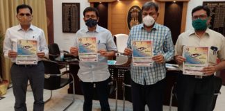 मरीज के सांस स्तर को सुधारने में मददगार है प्रोनिंग जिला कलक्टर ने किया स्टीकर का विमोचन