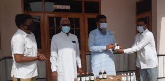 भारतीय सेवा समाज राजस्थान ने भेंट किए सेनेटाइजर