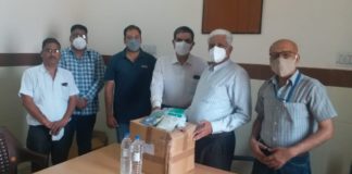 आयुर्वेद विभाग को रेडक्राॅस सोसायटी द्वारा भेंट किए गए मास्क एवं अन्य सामग्री