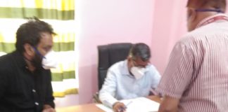 मुख्य चिकित्सा एवं स्वास्थ्य अधिकारी ने किया कोरोना टीकाकरण सत्रों का निरीक्षण