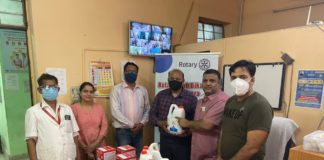 रोटरी मरुधरा द्वारा कोर्ट परिसर में सेनेटाइजर व मास्क का वितरण