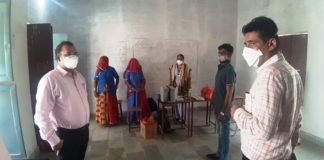 जिला कलक्टर ने सम क्षेत्र की ग्राम पंचायतों का दौरा कर कोरोना टीकाकरण कार्य का औचक किया निरीक्षण देखी व्यवस्थाएं