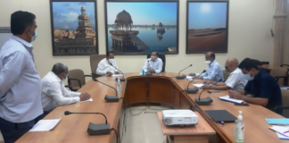 अस्पताल में मरीजों की सभी जांचे निःशुल्क हो यह सुनिश्चित करे बाहर से एक भी जांच न हो- जिला कलक्टर