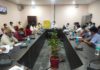 कोविड हैल्थ मैनेजमेंट व वैक्सीनेशन की समीक्षा जिला कलक्टर डाॅ. जितेन्द्र कुमार सोनी ने बैठक में दिए निर्देश