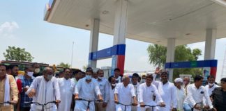 पेट्रोलियम पदार्थों, रसोई गैस के दाम बढ़ाकर आम आदमी की कमर तोड रही है मोदी सरकार- भंवर सिंह भाटी