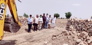 छोटी हुई गांवों के बीच की राहें किसानों को राहत रास्ता खोलो अभियान