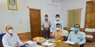 संभागीय आयुक्त की अध्यक्षता में स्थानीय निधि अंकेक्षण विभाग की बैठक आयोजित