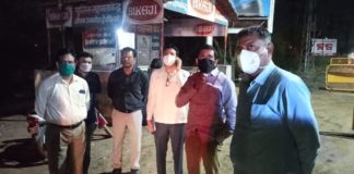 जिला कलक्टर नमित मेहता ने देर रात किया शहर का सघन दौरा : रोड लाइट्स की देखी व्यवस्था