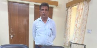 बाड़मेर में रसद विभाग का प्रवर्तन अधिकारी एवं दलाल राशन डीलर 4 हजार रूपये रिश्वत राशि लेते रंगे हाथों गिरफ्तार