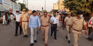 शार्दूल सिंह सर्किल से स्टेशन रोड तक पैदल चल जिला कलक्टर ने लिया व्यवस्थाओं का जायजा : पुलिस अधीक्षक सहित अन्य अधिकारी रहे साथ