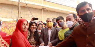 बच्चों की अभिनव पहल दे रही है जरूरतमन्दों को सम्बल स्वयं सहायता समूह उत्पादित सामग्री की ऑनलाईन बिक्री को बढ़ावा हुनरमन्द हस्तशिल्पी महिलाओं को चैक वितरण