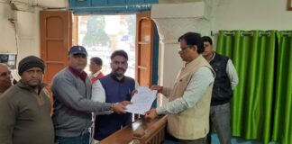 सीएचए संघ ने बीकानेर सीएमएचओ के खिलाफ किया प्रदर्शन : डॉ. मीना को बदलने के लिए मुख्यमंत्री के नाम सौंपा ज्ञापन
