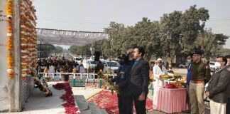 शहीद स्मारक पर मनाया विजय स्वर्णिम दिवस