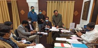 जिला कलेक्टर ने की ऊंट उत्सव की तैयारियों की समीक्षा रायसर और दरबारी झील में होंगे कार्यक्रम