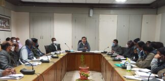 जिला कलेक्टर ने ली विभाग की समीक्षा बैठक, अधिकारियों के लिए आवश्यक दिशा निर्देश