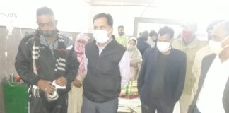 दुर्घटना में घायल बच्ची की कुशलक्षेम जानने पीबीएम पहुंचे अतिरिक्त जिला कलक्टर प्रशासन