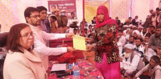 जिला कलक्टर ने किया शिविर का अवलोकन एवं विभिन्न कार्यालयों का निरीक्षण