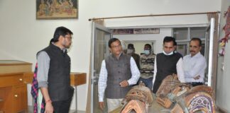 जिला कलक्टर ने राष्ट्रीय उष्ट्र अनुसंधान केन्द्र की अनुसंधान गतिविधियों का लिया जायजा