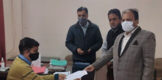 शिक्षक समस्याओ पर निदेशक से वार्ता कर सौपा ज्ञापन