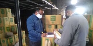 शुद्ध के लिए युद्ध करणी औद्योगिक क्षेत्र में लिए तेल के नमूने